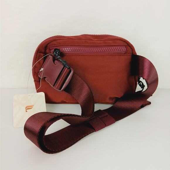 Fabletics The Belt Bag In Merlot NWT Water Resistant Crossbody Waist Bag - Picture 4 of 6